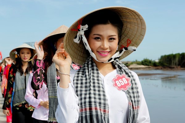  8 người quen làm nóng cuộc thi Hoa hậu Việt Nam 2014 Hoahau_4