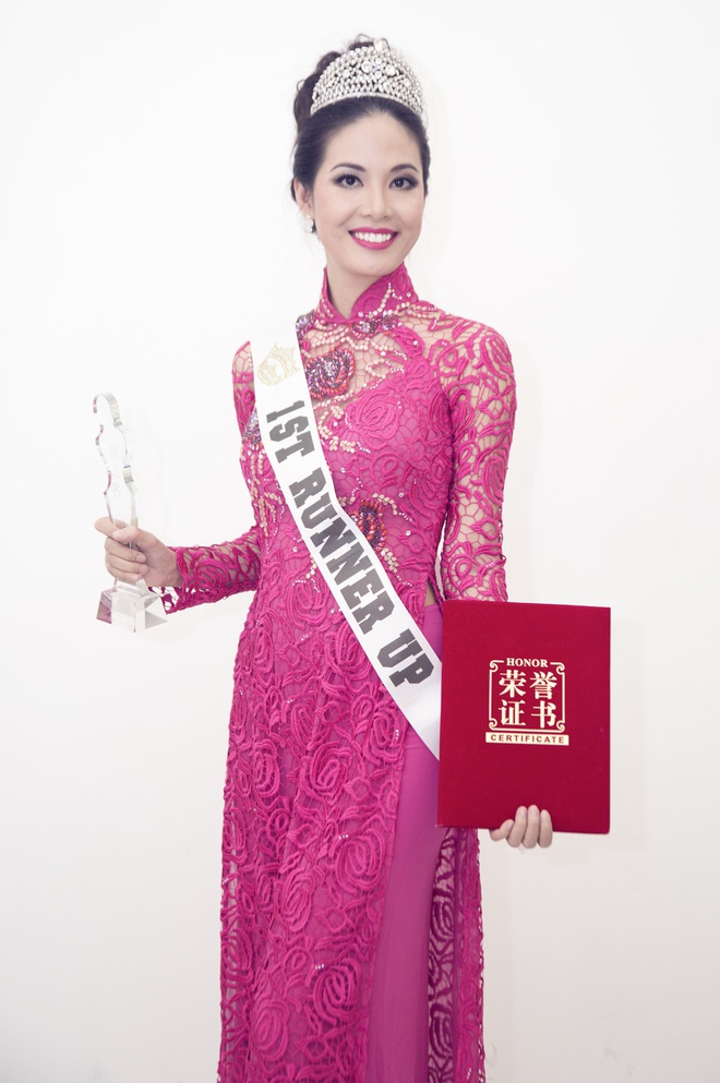 Điểm danh thành tích người đẹp Việt năm 2014 Hoahau_1