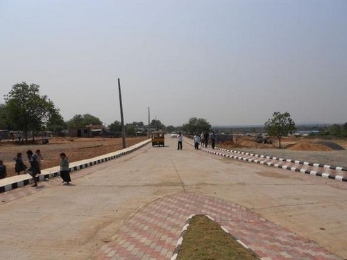 குட்டி சிங்கப்பூர் ஆனது சச்சின் எம்.பியின் தத்து கிராமம்! Road