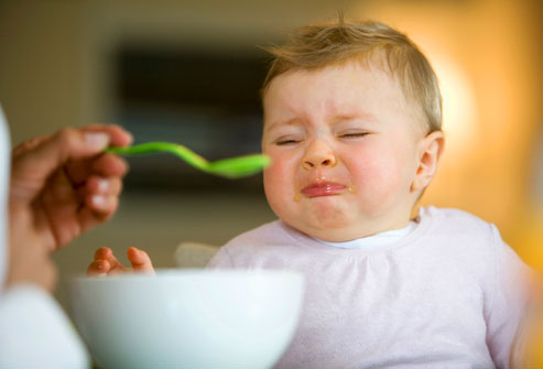 AZKENA 2016 - Primeros dolores de cabeza!!! Getty_rm_photo_of_baby_eating_from_spoon