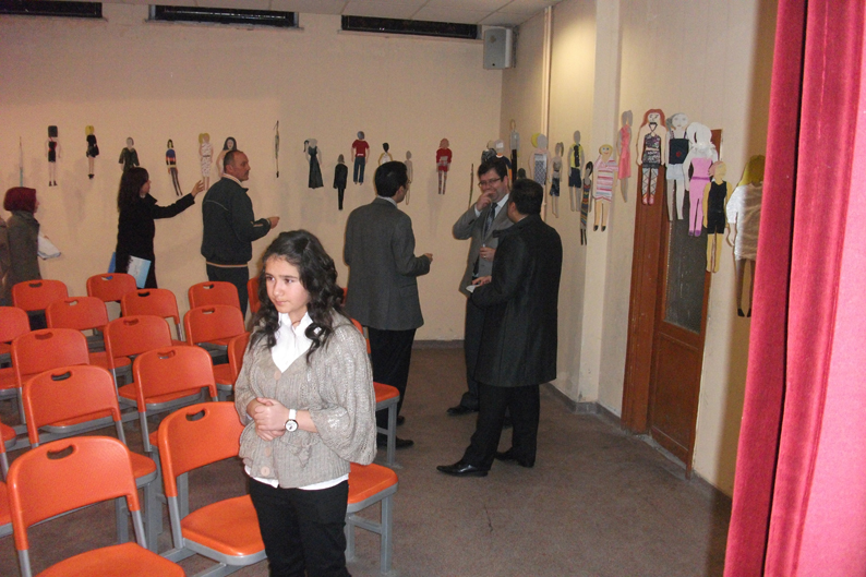 sonnur yalnızoğlu ilköğretim okulu kıyafet tasarım sergisi Dscf5899