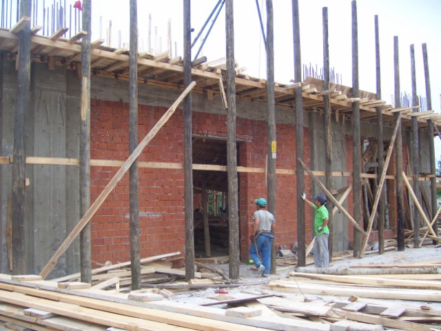 04.06.2010-Perşembe Merkez Camii’nin 3.ncü Katının Yapımına Başlandı. 12345