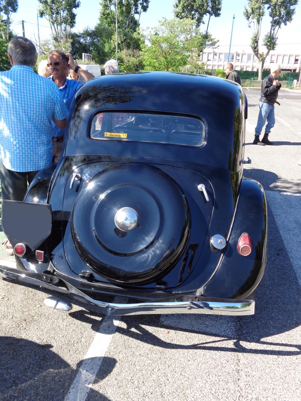 Rendez-vous mensuel de l'ASM ( association des sports de Manosque ) le dernier dimanche de chaque mois expos de voitures et motos anciennes  014-4c28f4b