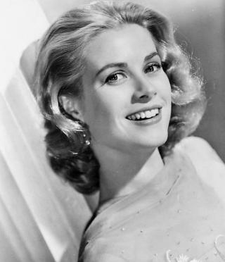 Une petite histoire par jour (La France Pittoresque) - Page 6 Grace_kelly_1956-5453b89