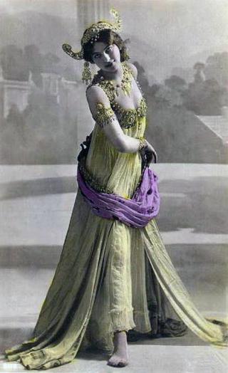 Une petite histoire par jour (La France Pittoresque) - Page 3 Mata_hari_2-53f3b50