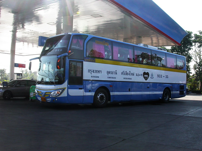 Autos et motos et camions? et autocars? Dscn0300-bus-de-ligne-udon-35481c5