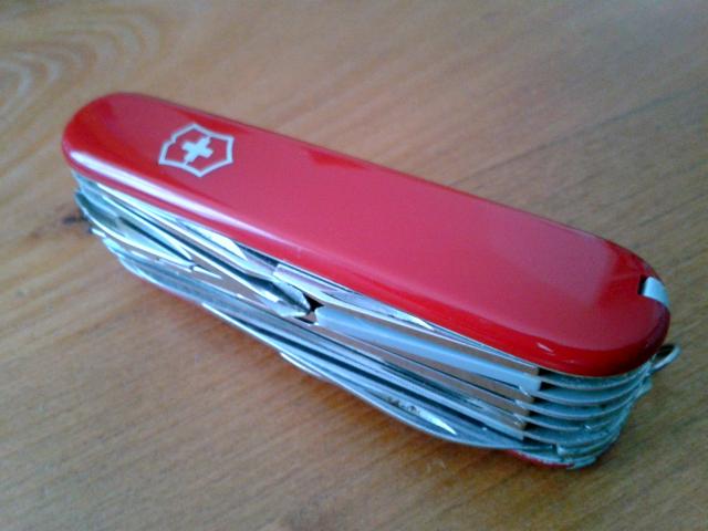  Ma collection Victorinox et wenger. [par Lucke] 2013-08-07-13.05.05-401175d