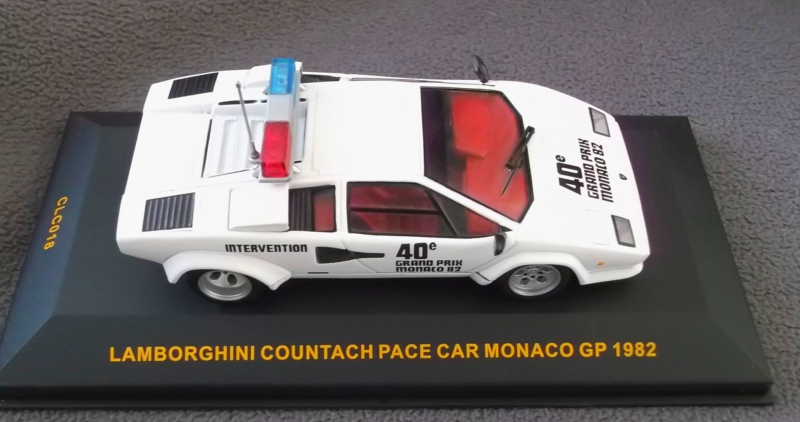 vends miniatures 1/43 A-countach-405c6c3