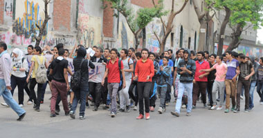 مسيرة طلابية بشوارع المحلة اعتراضا على الانتهاكات التى يتعرض لها الطلاب S4201311131053