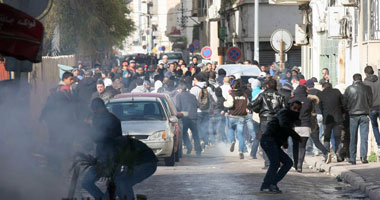 مظاهرات فى العاصمة التونسية تنادى بإسقاط حكومة الاخوان  S220138103919