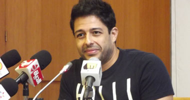 محمد حماقى: أجلت 3 حفلات غنائية لأن مكانى فى الميدان ضد قرارات مرسى S5201222195652