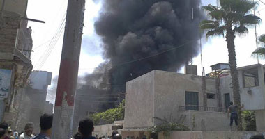 حريق بـ10 منازل بسوهاج.. والدفع بـ6 سيارات إطفاء للسيطرة عليه S9201314163439