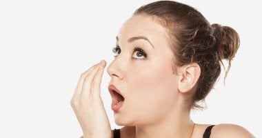 8 أسباب وراء رائحة الفم الكريهة.. تعرف على طرق تجنبها 201801210353295329