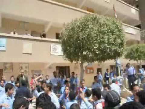 مدرسه الخلفاؤ الرشدين حلوان تحتفل بشهداء 25 يناير 12-4-2011 0