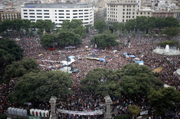 Nuevo sistema de limpieza en Barcelona Imagen-aerea-de-la-plaza-Catal_54162042198_53389389549_600_396