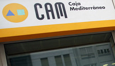 Los directivos de la CAM cobraron 2,4 millones en metálico en 2011 La-alicantina-Caja-de-Ahorros-_54211179694_53410723518_224_130