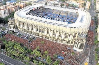 Florentino quiere su propio "Bernabeu Arena" mejorado El-Real-Madrid-quiere-seguir-c_54212364966_51347059679_342_226