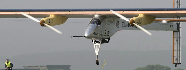 Solar Impulse: 26h en vuelo alimentado solo por sol El-avion-Solar-Impulse-despega_54298188146_51351706917_600_226