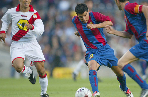 من آلموندو للمبآريآت آلتآريخية بين "برشلونة♥ღ و فآليكآنو". Saviola-marco-el-tercer-gol-en_54239486733_54115221154_600_396