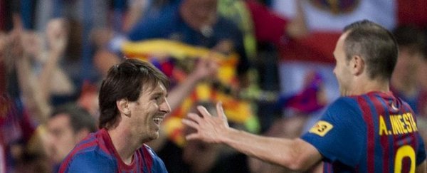 دينامو بوخاريست × البارسا يوم 11 أغسطس Messi-e-Iniesta-de-celebracion_54303569514_54115221155_600_244