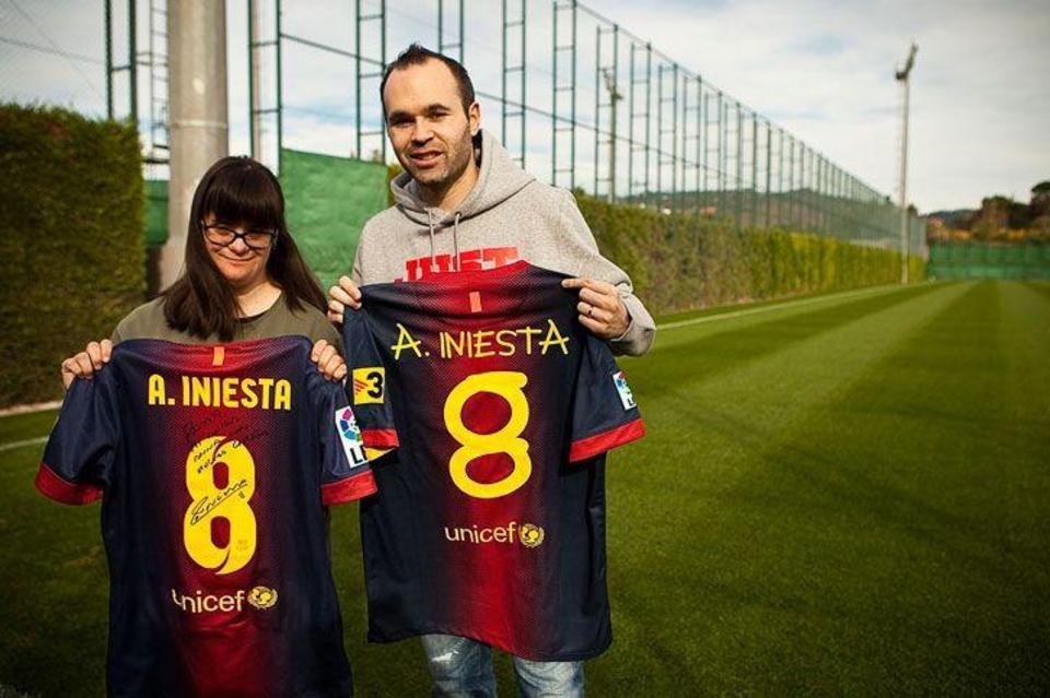 Allianz Arena Iniesta-con-Anna-Vives-FOTO-TW_54356835013_54115221152_960_640