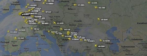 Cerrados todos los aeropuertos de Londres  Estos-aviones-se-dirigen-al-ae_54421777104_51351706917_600_226