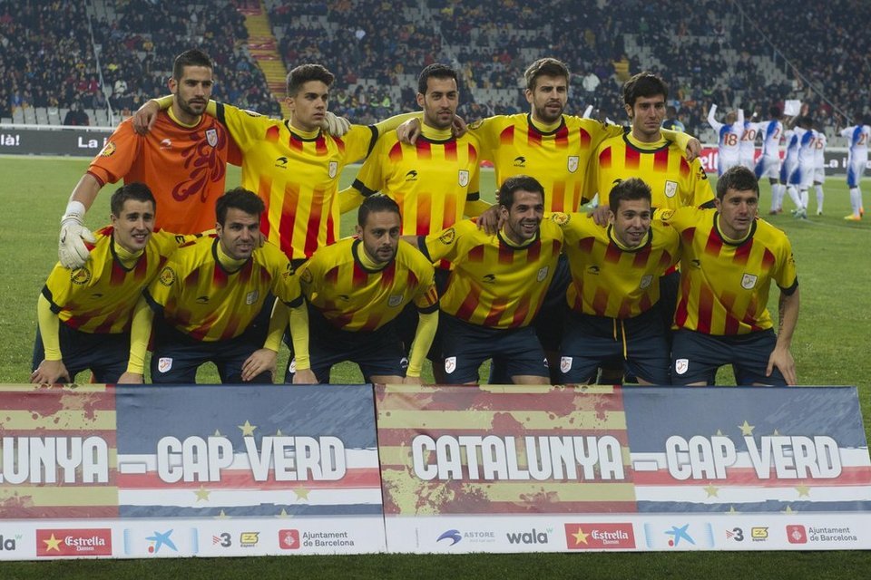 صور مباراة كتلونيا - جزر الرأس الأخضر 4-1 ( 30-12-2013 ) Catalunya-Cap-Verd-fA-tbol-fot_54397671367_54115221152_960_640