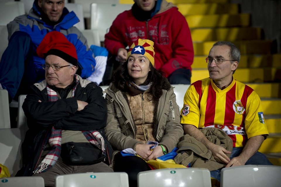 صور مباراة كتلونيا - جزر الرأس الأخضر 4-1 ( 30-12-2013 ) Partido-amistoso-Catalunya-Cab_54397671264_54115221152_960_640