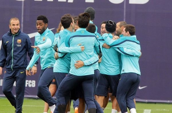 بالصور : عودة الفريق الى التدريبات استعدادا لمباراة سوسيداد غدا  Entrenamiento-previo-del-Barca_54402425722_54115221154_600_396