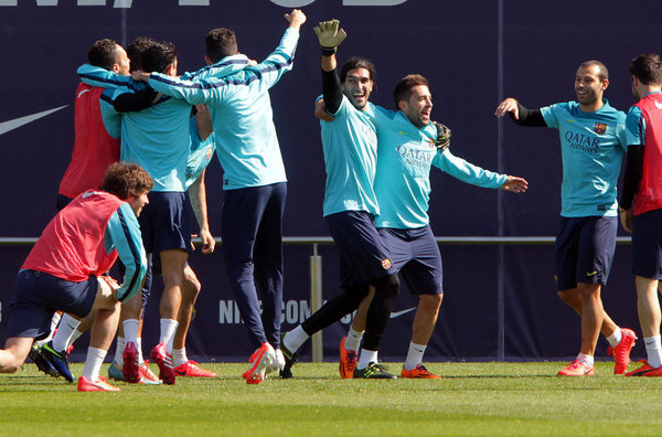 صور تدريبات لاعبي برشلونة 15-03-2014 Barcelona-15-03-14-Entrenamien_54403672235_54115221154_600_396