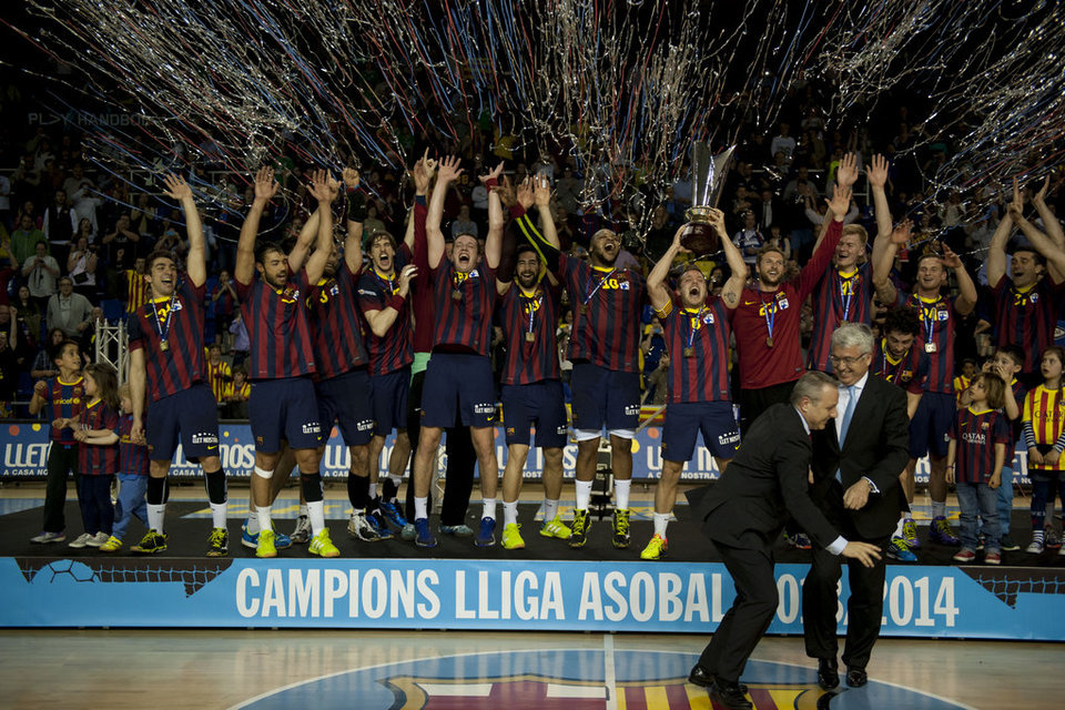 بالصور : برشلونه لكرة اليد بطلاً للدوري 2013-2014  FCB-Balonmano-campeon-Foto-Cla_54405735645_54115221152_960_640