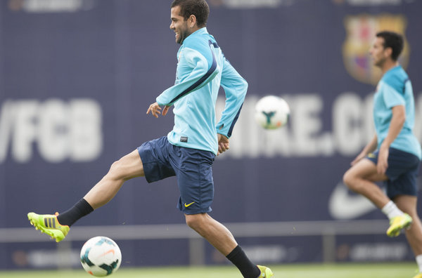 صور : تدريبات اللاعبين إستعداد للقاء أتلتيك بيلباو في الليغا 19-04-2014 Sessiom-de-entrenamiento-FCB-F_54405137537_54115221154_600_396