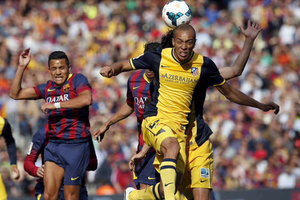 صور : مباراة برشلونة - أتليتيكو مدريد 1-1 ( 17-05-2014 ) Atletico-s-Joao-Miranda-from-B_54407019124_54115221152_960_640