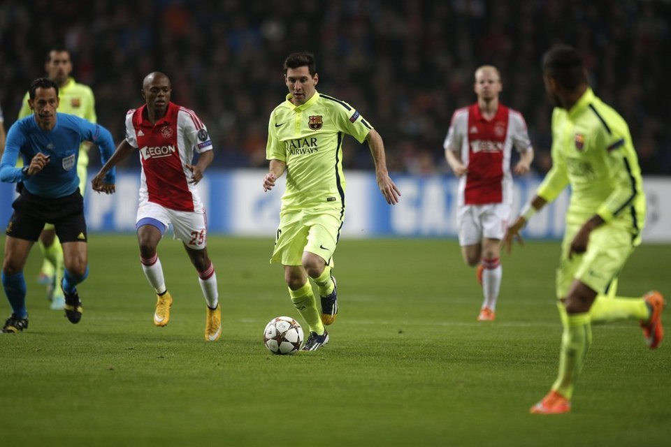 صور : مباراة أجاكس امستردام - برشلونة 0-2 ( 05-11-2014 )  Barcelona-s-Lionel-Messi-vies-_54418974034_54115221152_960_640