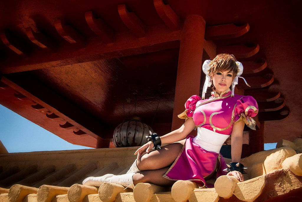 [Musas do Cosplay] - Página 14 Chun_li_by_nadyasonika-d82349s