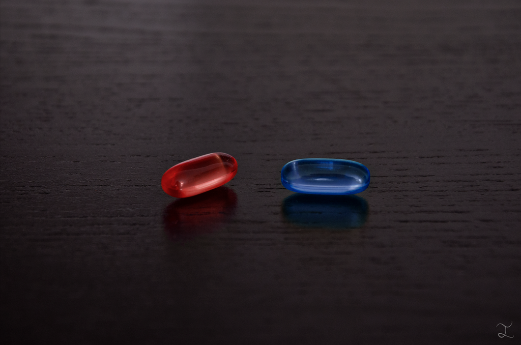 D'où je viens ? Red_and_blue__the_matrix_pills_by_nerowulf-d55l34w