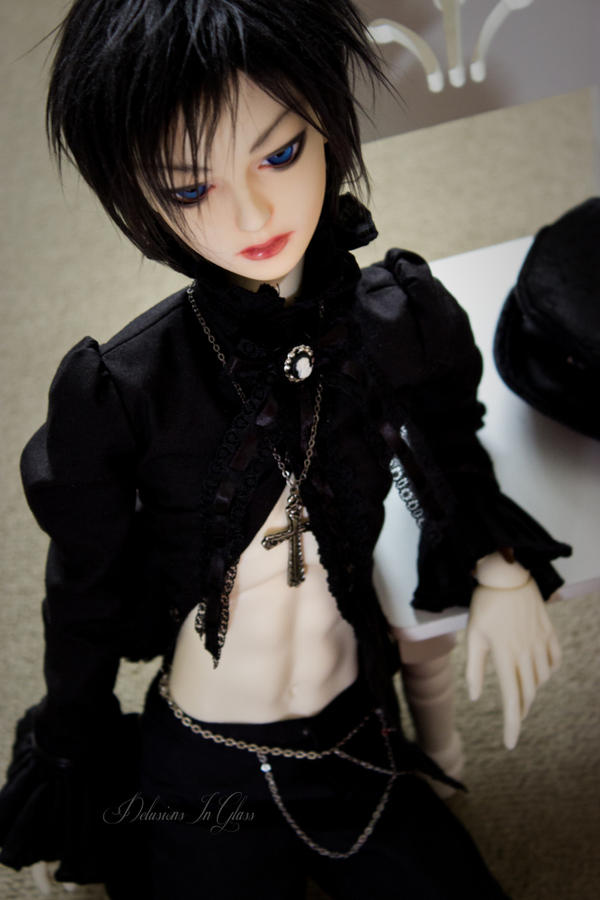 Ugens prompt: Too Spooky BJD Monster Tag (Uge 2)  New_guy_on_the_block_by_delusions_in_glass-d6gwzvz