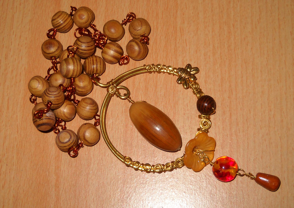 Quels sont vos pendentifs? Autumnal_chant_by_moon_iridescence-d9ipptt