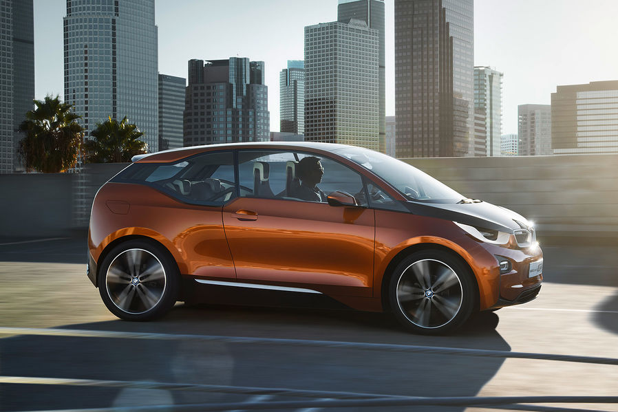 [SUJET OFFICIEL] Le monde auto - Page 4 BMW-i3-Concept-19-fotoshowImageNew-8ac5b84-646411