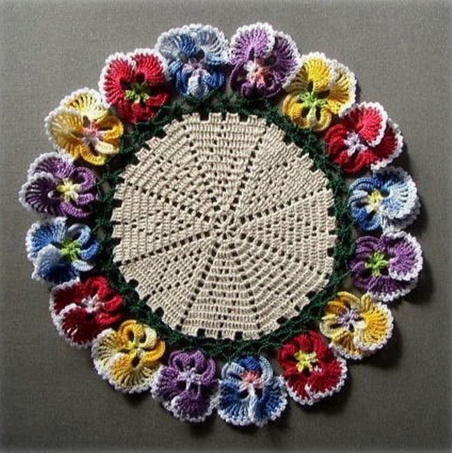 TEJER A CROCHET - Página 6 128095583_3937411_1426976462_napperonauxfleurscolorees