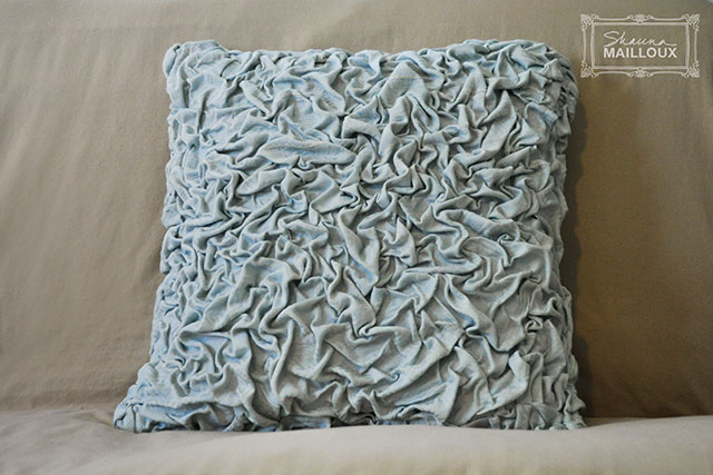 coussin ساهلة لماتعرفش تخيط 94523715_RufflePillow012Opt