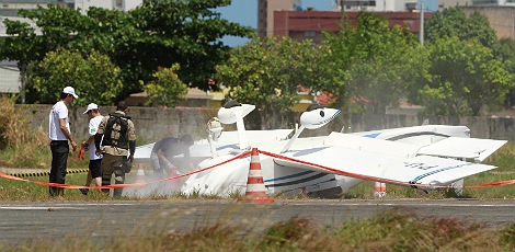 [Brasil] Piloto passa mal e monomotor capota no Aeroclube do Pina A7595508d387bae43b7589728aebb706