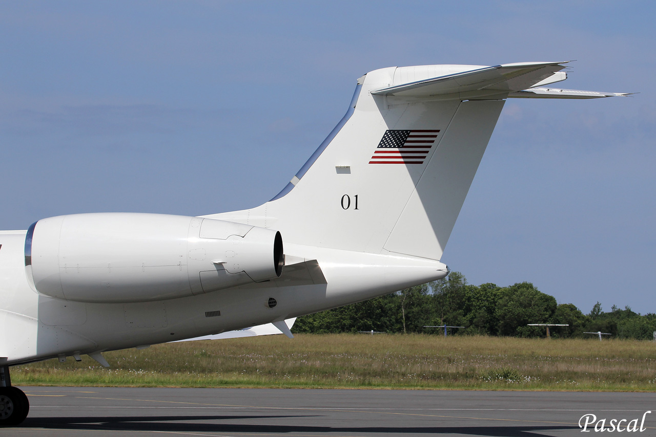 Gulfstream Aerospace C-37A United States Coast Guard 01 + deux Sikorsky H-60 Black Hawk US Army le 06.05.14 Ch43-copie-460e8db