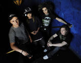 [2008] Photoshoots Th_10469_Tokio_Hotel_pose_before_their_concert_CU_ISA_130508_02_122_429lo