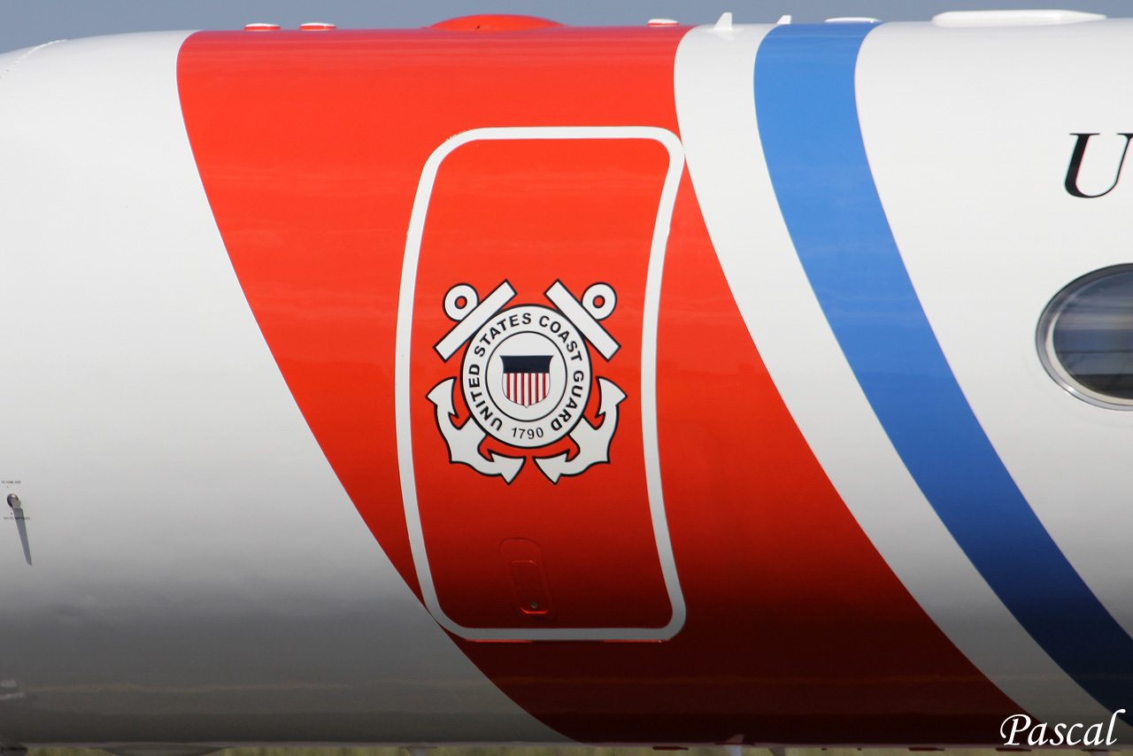 Gulfstream Aerospace C-37A United States Coast Guard 01 + deux Sikorsky H-60 Black Hawk US Army le 06.05.14 Ch42-copie-460e8d9