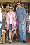 Britney Spears - In shorts/issimi - Shopping in Beverly Hills - 25 giu 09 *ADDS* Th_35722_6_122_417lo