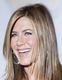 Jennifer Aniston - Page 9 Th_05885_13_122_486lo