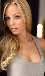 Brooke Chase ~ Exfiltration ~ Négociation Laura-vandervoort-12156-448d21c