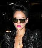 Rihanna - New York Candids - 25lug09 Th_82795_rihanna072509_01_122_81lo