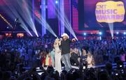 Kristen Bell Th_062746128_kristen_bell_2012_cmt_music_awards_87_122_173lo